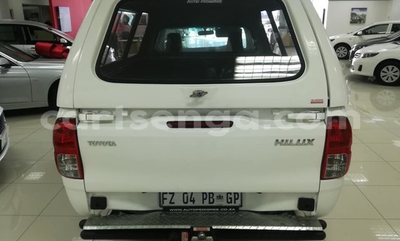 Nunua Ilio tumika Toyota Hilux White Gari ndani ya Ezulwini nchini Hhohho Nunua Ilio tumika Toyota Hilux White Gari ndani ya Ezulwini nchini Hhohho