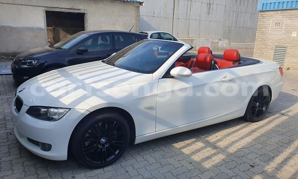 Nunua Ilio tumika BMW 3–Series White Gari ndani ya Bulembu nchini Hhohho Nunua Ilio tumika BMW 3–Series White Gari ndani ya Bulembu nchini Hhohho