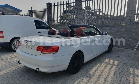 Nunua Ilio tumika BMW 3–Series White Gari ndani ya Bulembu nchini Hhohho Nunua Ilio tumika BMW 3–Series White Gari ndani ya Bulembu nchini Hhohho