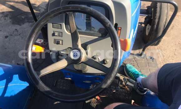 Buy Used Caterpillar 120 Blue Truck in Mbabane in Manzini Buy Used Caterpillar 120 Blue Truck in Mbabane in Manzini