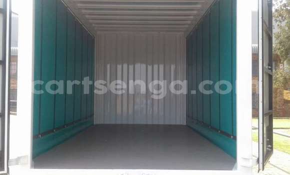 Buy Used Hyundai H200 White Truck in Mbabane in Manzini Buy Used Hyundai H200 White Truck in Mbabane in Manzini