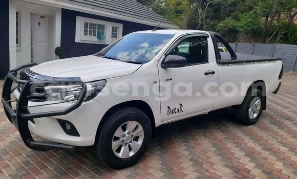 Nunua Ilio tumika Toyota Hilux White Gari ndani ya Ezulwini nchini Hhohho Nunua Ilio tumika Toyota Hilux White Gari ndani ya Ezulwini nchini Hhohho