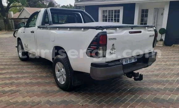 Nunua Ilio tumika Toyota Hilux White Gari ndani ya Ezulwini nchini Hhohho Nunua Ilio tumika Toyota Hilux White Gari ndani ya Ezulwini nchini Hhohho