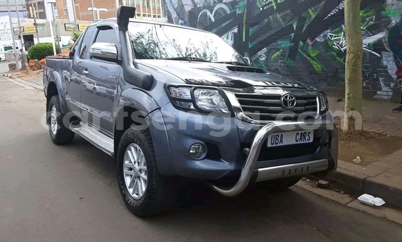 Nunua Ilio tumika Toyota Hilux Beige Gari ndani ya Hlatikulu nchini Wilaya ya Shiselweni Nunua Ilio tumika Toyota Hilux Beige Gari ndani ya Hlatikulu nchini Wilaya ya Shiselweni