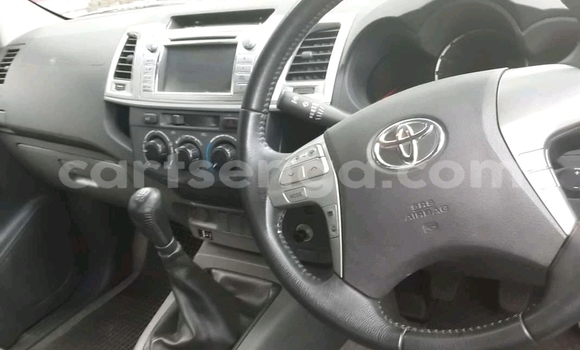 Nunua Ilio tumika Toyota Hilux Beige Gari ndani ya Hlatikulu nchini Wilaya ya Shiselweni Nunua Ilio tumika Toyota Hilux Beige Gari ndani ya Hlatikulu nchini Wilaya ya Shiselweni