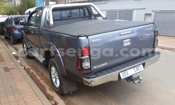 Nunua Ilio tumika Toyota Hilux Beige Gari ndani ya Hlatikulu nchini Wilaya ya Shiselweni Nunua Ilio tumika Toyota Hilux Beige Gari ndani ya Hlatikulu nchini Wilaya ya Shiselweni