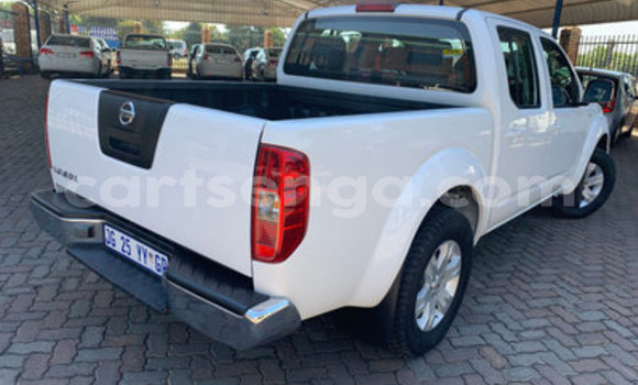 Buy Used Nissan Navara White Car in Ezulwini in Hhohho Buy Used Nissan Navara White Car in Ezulwini in Hhohho