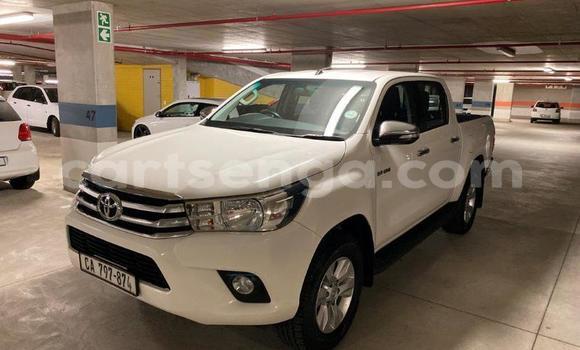 Nunua Ilio tumika Toyota Hilux White Gari ndani ya Ezulwini nchini Hhohho Nunua Ilio tumika Toyota Hilux White Gari ndani ya Ezulwini nchini Hhohho
