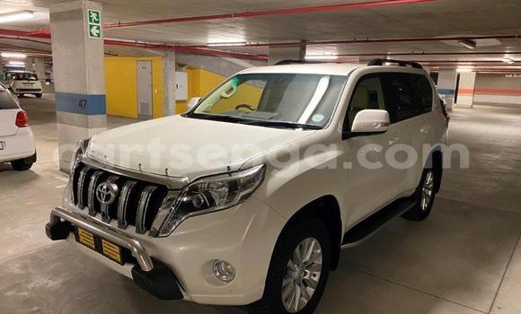 Nunua Ilio tumika Toyota Land Cruiser Prado White Gari ndani ya Ezulwini nchini Hhohho Nunua Ilio tumika Toyota Land Cruiser Prado White Gari ndani ya Ezulwini nchini Hhohho