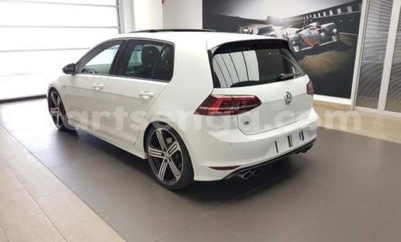 Nunua Ilio tumika Volkswagen Golf R White Gari ndani ya Manzini nchini Manzini Nunua Ilio tumika Volkswagen Golf R White Gari ndani ya Manzini nchini Manzini