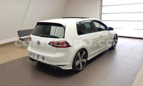 Nunua Ilio tumika Volkswagen Golf R White Gari ndani ya Manzini nchini Manzini Nunua Ilio tumika Volkswagen Golf R White Gari ndani ya Manzini nchini Manzini