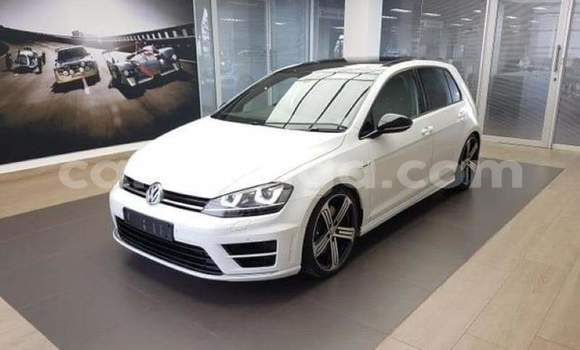 Nunua Ilio tumika Volkswagen Golf R White Gari ndani ya Manzini nchini Manzini Nunua Ilio tumika Volkswagen Golf R White Gari ndani ya Manzini nchini Manzini