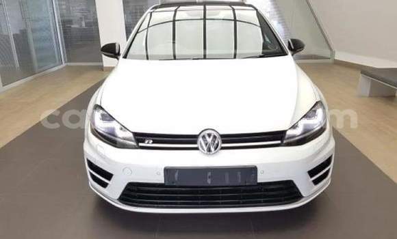 Nunua Ilio tumika Volkswagen Golf R White Gari ndani ya Manzini nchini Manzini Nunua Ilio tumika Volkswagen Golf R White Gari ndani ya Manzini nchini Manzini