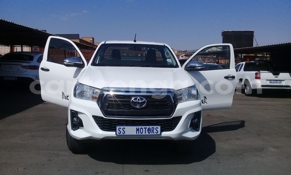 Buy Used Toyota Hilux White Car in Big Bend in Lubombo District Buy Used Toyota Hilux White Car in Big Bend in Lubombo District