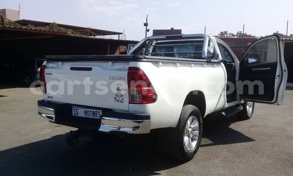 Buy Used Toyota Hilux White Car in Big Bend in Lubombo District Buy Used Toyota Hilux White Car in Big Bend in Lubombo District