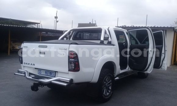 Buy Used Toyota Hilux White Car in Big Bend in Lubombo District Buy Used Toyota Hilux White Car in Big Bend in Lubombo District