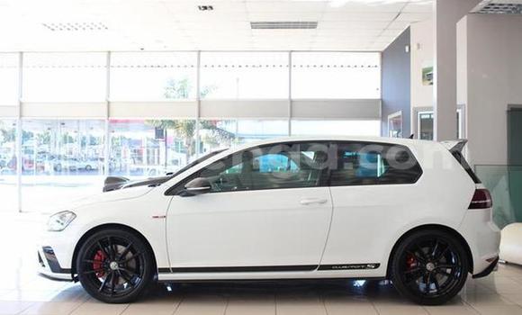 Nunua Ilio tumika Volkswagen Golf White Gari ndani ya Mbabane nchini Manzini Nunua Ilio tumika Volkswagen Golf White Gari ndani ya Mbabane nchini Manzini