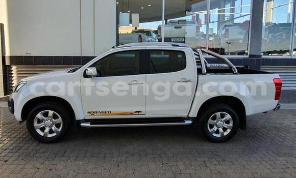 Nunua Ilio tumika Isuzu KB White Gari ndani ya Ezulwini nchini Hhohho Nunua Ilio tumika Isuzu KB White Gari ndani ya Ezulwini nchini Hhohho