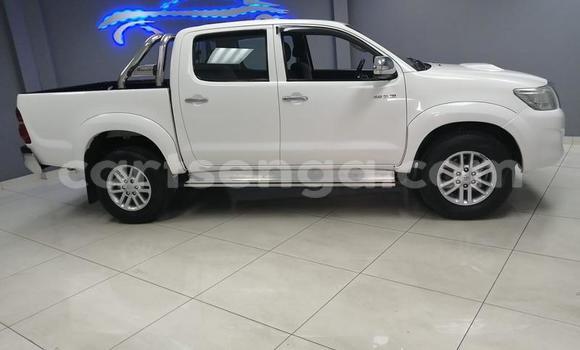 Nunua Ilio tumika Toyota Hilux White Gari ndani ya Manzini nchini Manzini Nunua Ilio tumika Toyota Hilux White Gari ndani ya Manzini nchini Manzini