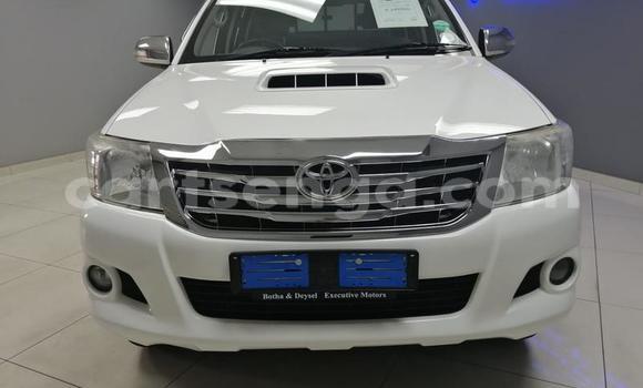 Nunua Ilio tumika Toyota Hilux White Gari ndani ya Manzini nchini Manzini Nunua Ilio tumika Toyota Hilux White Gari ndani ya Manzini nchini Manzini