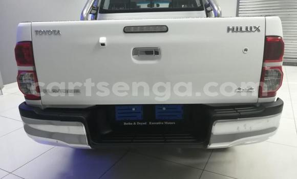 Nunua Ilio tumika Toyota Hilux White Gari ndani ya Manzini nchini Manzini Nunua Ilio tumika Toyota Hilux White Gari ndani ya Manzini nchini Manzini