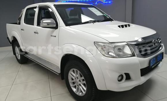 Nunua Ilio tumika Toyota Hilux White Gari ndani ya Manzini nchini Manzini Nunua Ilio tumika Toyota Hilux White Gari ndani ya Manzini nchini Manzini