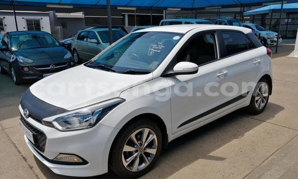 Nunua Ilio tumika Hyundai i20 White Gari ndani ya Manzini nchini Manzini Nunua Ilio tumika Hyundai i20 White Gari ndani ya Manzini nchini Manzini