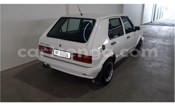 Nunua Ilio tumika Volkswagen Golf White Gari ndani ya Ezulwini nchini Hhohho Nunua Ilio tumika Volkswagen Golf White Gari ndani ya Ezulwini nchini Hhohho