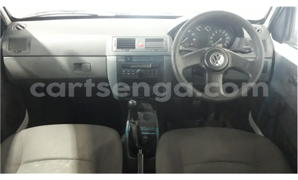 Nunua Ilio tumika Volkswagen Golf White Gari ndani ya Ezulwini nchini Hhohho Nunua Ilio tumika Volkswagen Golf White Gari ndani ya Ezulwini nchini Hhohho