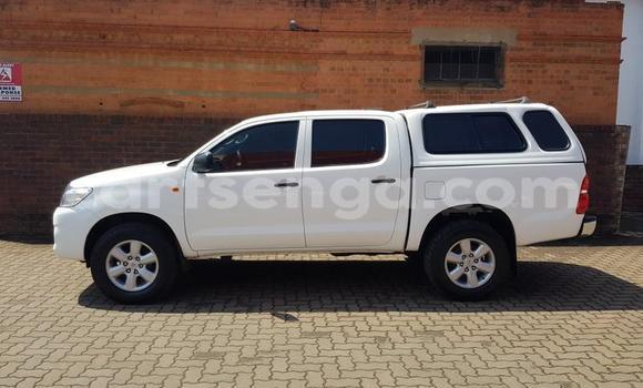 Acheter Occasion Voiture Toyota Hilux Blanc à Mbabane, Manzini Acheter Occasion Voiture Toyota Hilux Blanc à Mbabane, Manzini
