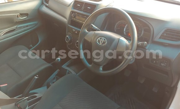 Nunua Ilio tumika Toyota Avanza White Gari ndani ya Manzini nchini Manzini Nunua Ilio tumika Toyota Avanza White Gari ndani ya Manzini nchini Manzini