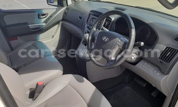 Nunua Ilio tumika Hyundai H1 White Gari ndani ya Kubuta nchini Wilaya ya Shiselweni Nunua Ilio tumika Hyundai H1 White Gari ndani ya Kubuta nchini Wilaya ya Shiselweni