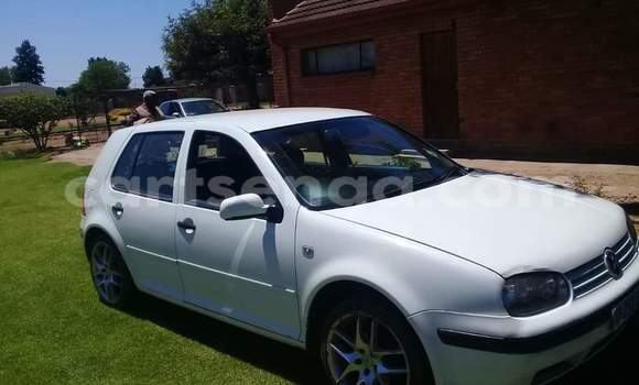 Acheter Occasion Voiture Volkswagen Golf Blanc à Ezulwini, Hhohho Acheter Occasion Voiture Volkswagen Golf Blanc à Ezulwini, Hhohho