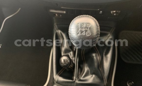 Buy Used Toyota Hilux White Car in Bulembu in Hhohho Buy Used Toyota Hilux White Car in Bulembu in Hhohho