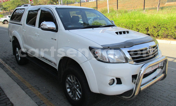 Buy Used Toyota Hilux White Car in Bulembu in Hhohho Buy Used Toyota Hilux White Car in Bulembu in Hhohho