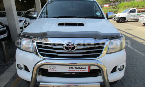 Buy Used Toyota Hilux White Car in Bulembu in Hhohho Buy Used Toyota Hilux White Car in Bulembu in Hhohho