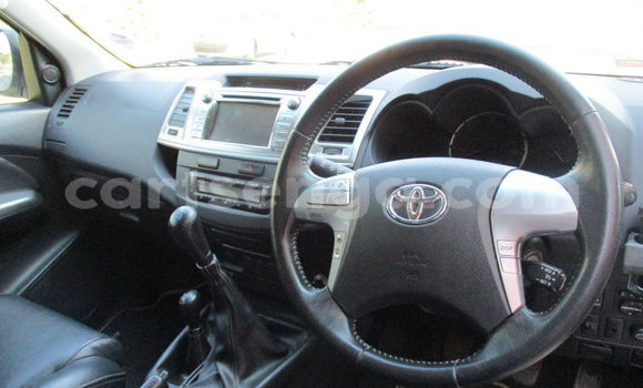 Buy Used Toyota Hilux White Car in Bulembu in Hhohho Buy Used Toyota Hilux White Car in Bulembu in Hhohho