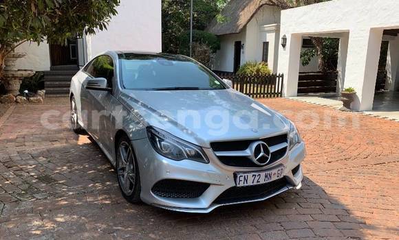 Nunua Ilio tumika Mercedes‒Benz E-klasse AMG Silver Gari ndani ya Ezulwini nchini Hhohho Nunua Ilio tumika Mercedes‒Benz E-klasse AMG Silver Gari ndani ya Ezulwini nchini Hhohho