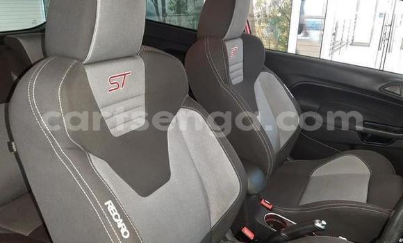 Acheter Occasion Voiture Ford Fiesta ST Rouge à Hlatikulu, Shiselweni District Acheter Occasion Voiture Ford Fiesta ST Rouge à Hlatikulu, Shiselweni District