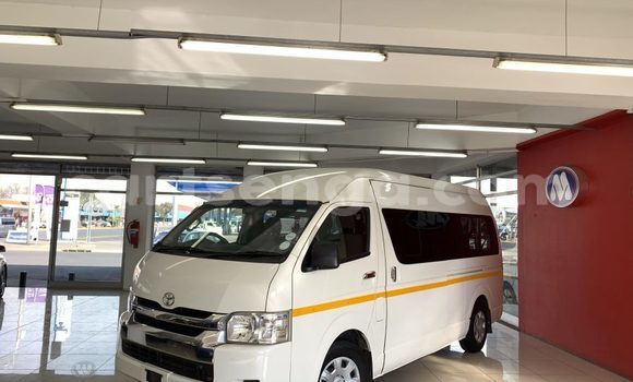 Acheter Occasion Voiture Toyota Hiace Blanc à Ezulwini, Hhohho Acheter Occasion Voiture Toyota Hiace Blanc à Ezulwini, Hhohho