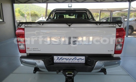 Acheter Occasion Voiture Isuzu KB Blanc à Mbabane, Manzini Acheter Occasion Voiture Isuzu KB Blanc à Mbabane, Manzini