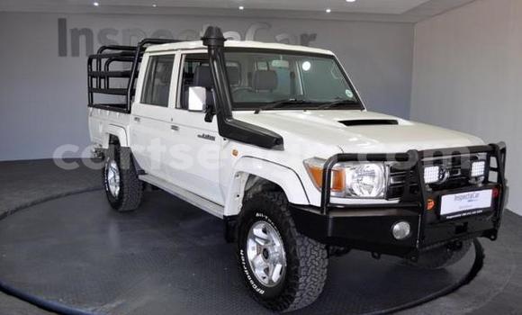 Acheter Occasion Voiture Toyota Land Cruiser Blanc à Ezulwini, Hhohho Acheter Occasion Voiture Toyota Land Cruiser Blanc à Ezulwini, Hhohho
