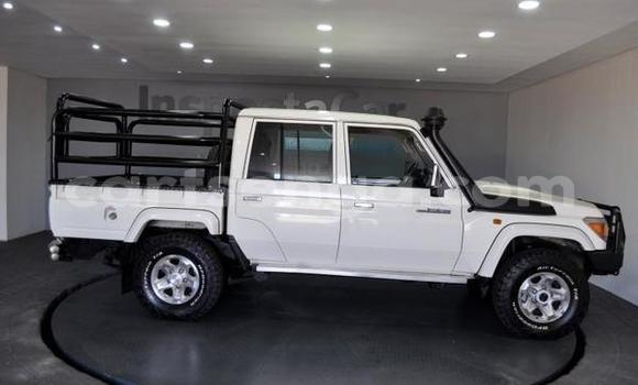 Acheter Occasion Voiture Toyota Land Cruiser Blanc à Ezulwini, Hhohho Acheter Occasion Voiture Toyota Land Cruiser Blanc à Ezulwini, Hhohho