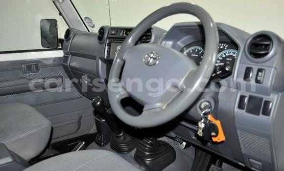 Acheter Occasion Voiture Toyota Land Cruiser Blanc à Ezulwini, Hhohho Acheter Occasion Voiture Toyota Land Cruiser Blanc à Ezulwini, Hhohho