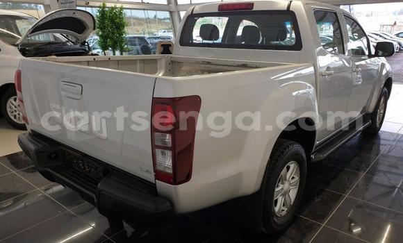 Nunua Ilio tumika Isuzu KB Silver Gari ndani ya Manzini nchini Manzini Nunua Ilio tumika Isuzu KB Silver Gari ndani ya Manzini nchini Manzini