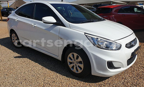 Nunua Ilio tumika Hyundai Accent White Gari ndani ya Hluti nchini Wilaya ya Shiselweni Nunua Ilio tumika Hyundai Accent White Gari ndani ya Hluti nchini Wilaya ya Shiselweni