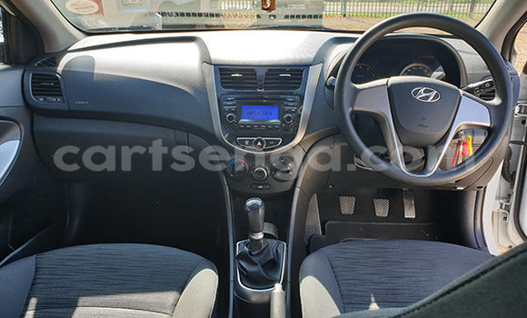 Nunua Ilio tumika Hyundai Accent White Gari ndani ya Hluti nchini Wilaya ya Shiselweni Nunua Ilio tumika Hyundai Accent White Gari ndani ya Hluti nchini Wilaya ya Shiselweni