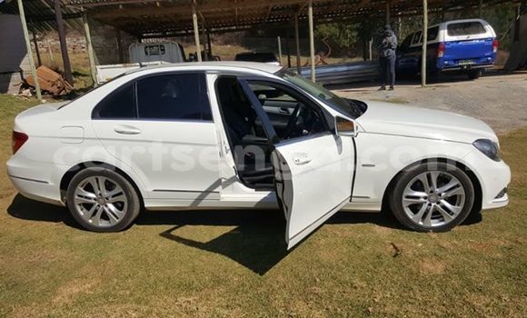 Buy Used Mercedes‒Benz C–Class White Car in Mbabane in Manzini