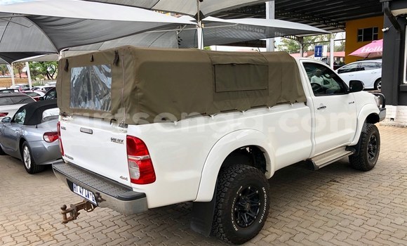 Buy Used Toyota Hilux White Car in Big Bend in Lubombo District Buy Used Toyota Hilux White Car in Big Bend in Lubombo District