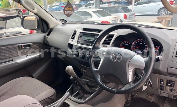 Buy Used Toyota Hilux White Car in Big Bend in Lubombo District Buy Used Toyota Hilux White Car in Big Bend in Lubombo District